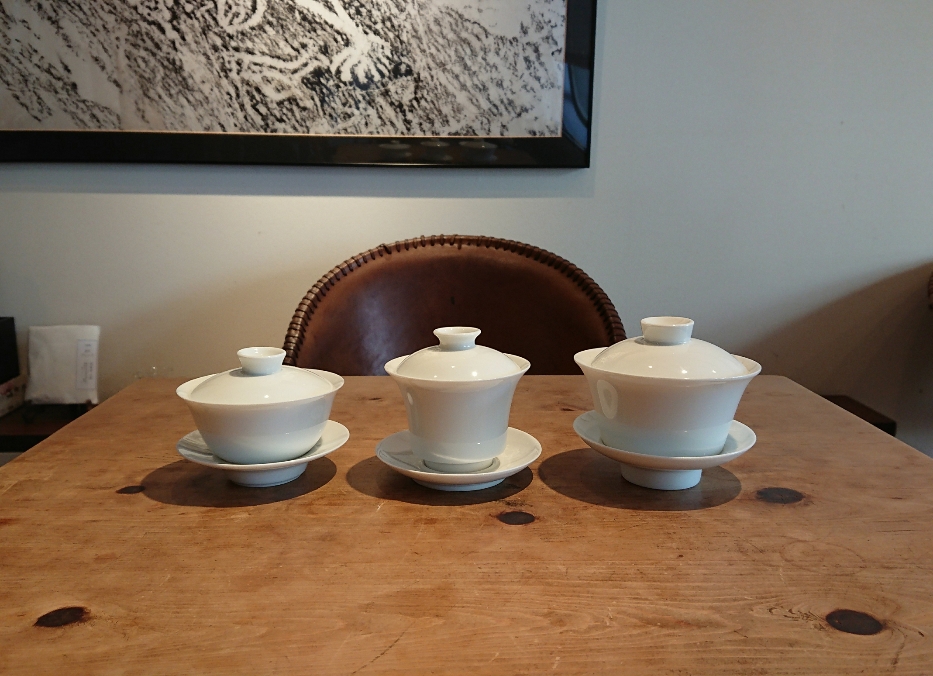 白磁蓋碗 3種、景徳鎮 手描き茶杯 2種のご紹介 | 岩茶房京都
